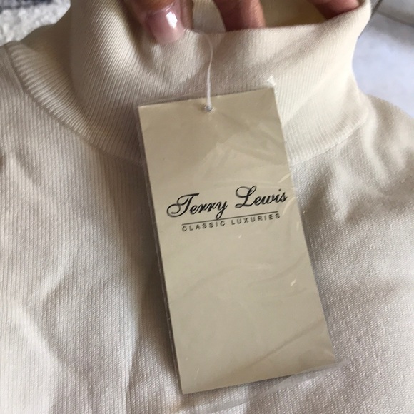 Classic every single year a useful piece to have🤑 - Picture 1 of 7